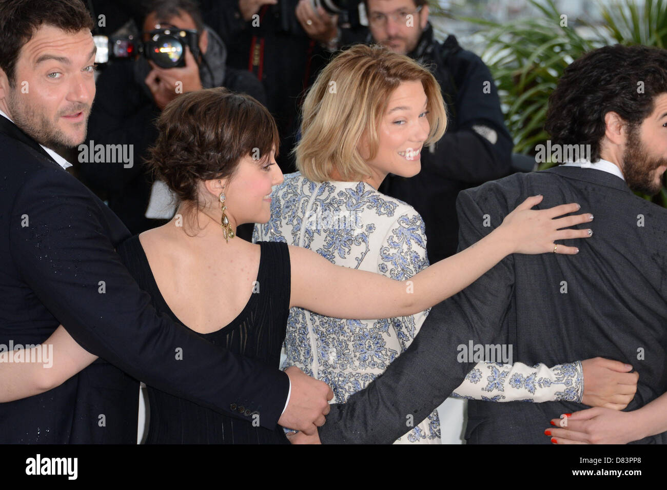 Cannes France 18th May 2013 L R Actors Denis Menochet Camille Lellouche Lea Seydoux Tahar Rahim And Director Rebecca Zlotowski Attend The Photocall For Grand Central During The 66th Annual Cannes Film Festival