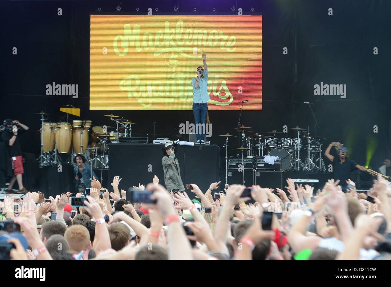 Baltimore, Maryland, USA. 18th May 2013. Hip hop artists Macklemore and