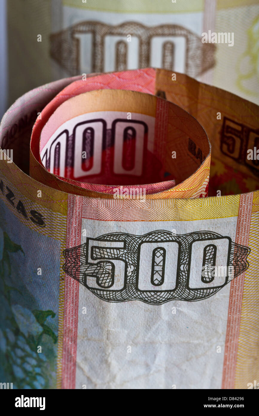 Angola Moneda Angolan kwanzas hi-res stock photography and images - Alamy