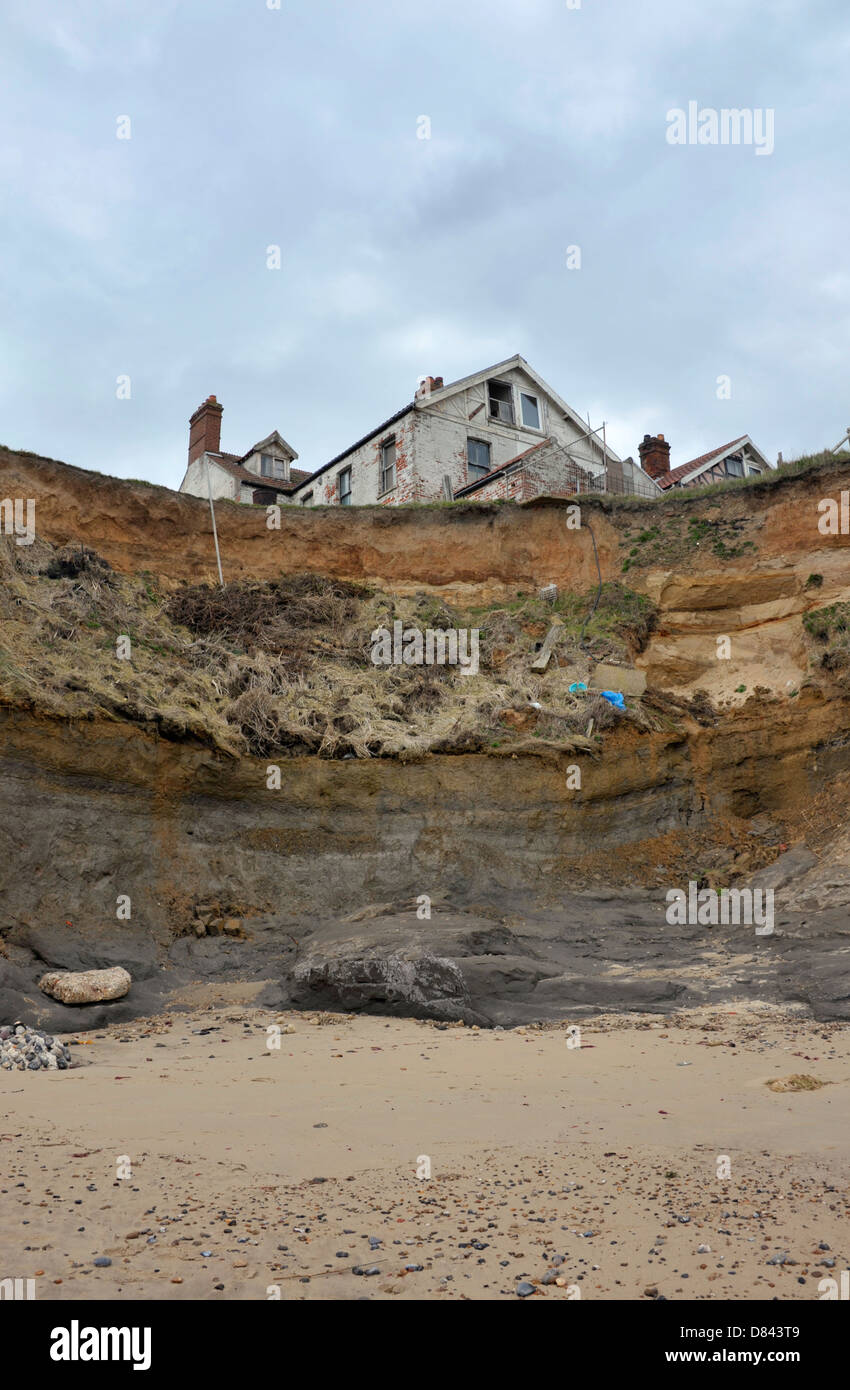 Land erosion cliff edge hi-res stock photography and images - Alamy
