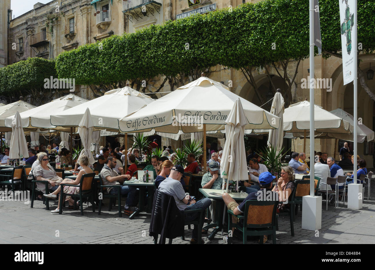 street-café in Valletta, Malta, Europa Stock Photo