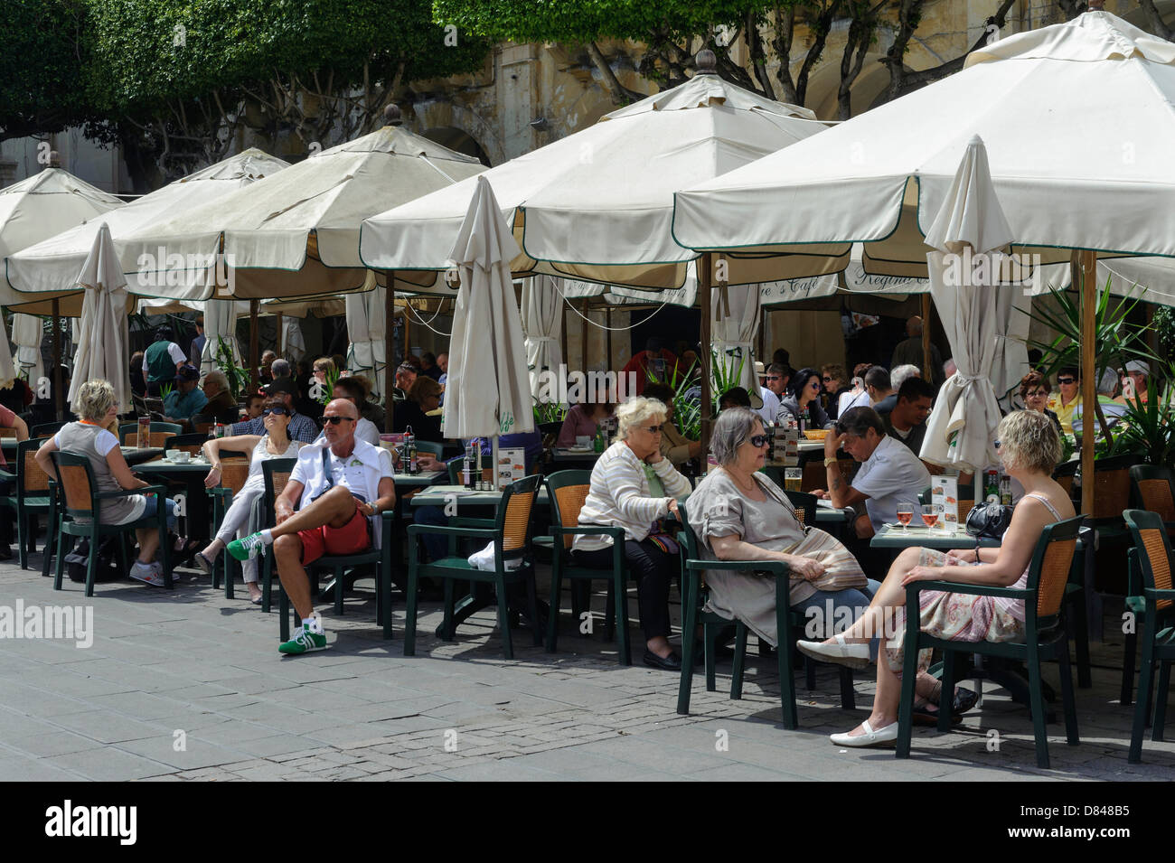 street-café in Valletta, Malta, Europa Stock Photo