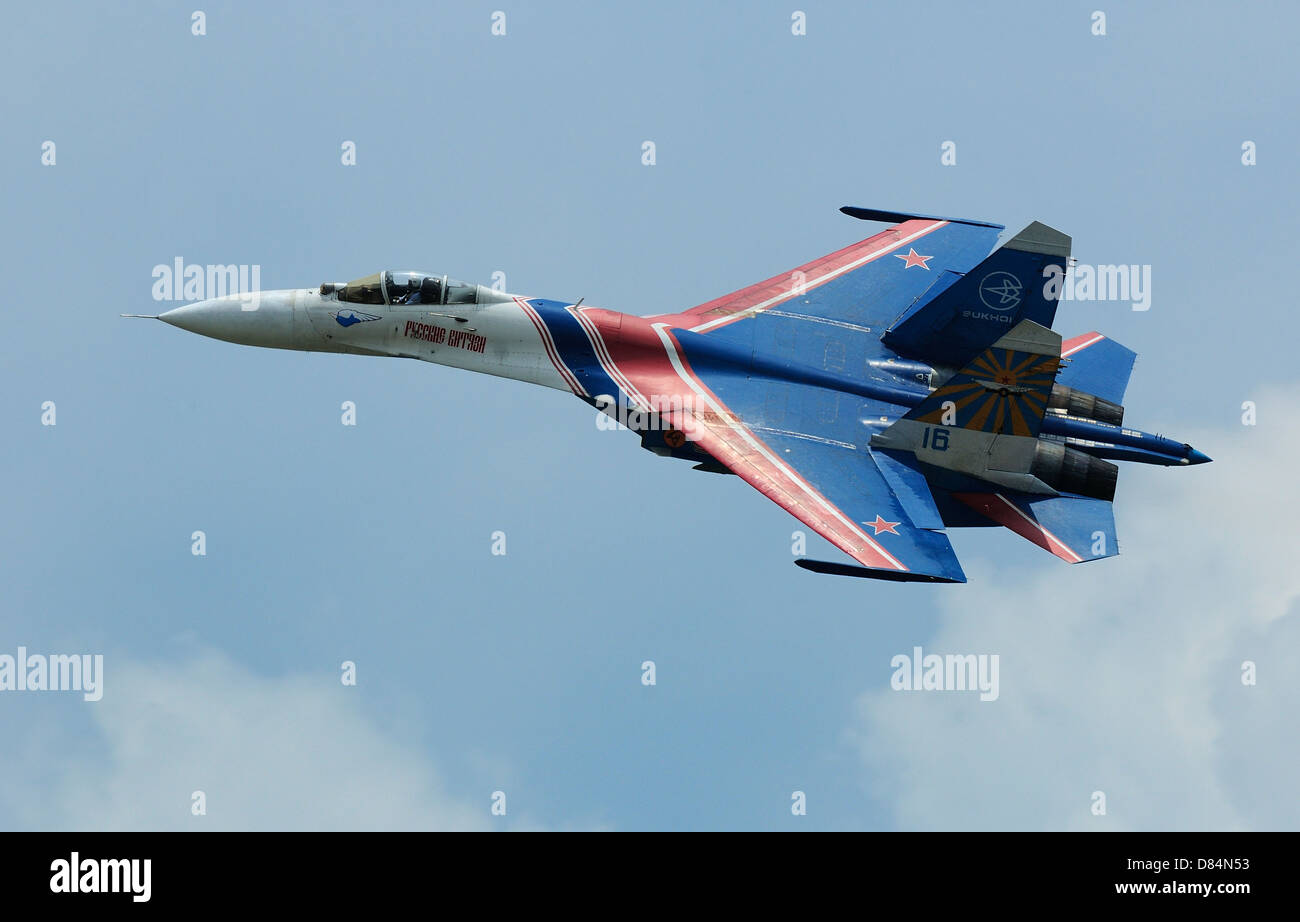 Russian sukhoi su 27 fighter aircraft hi-res stock photography and ...