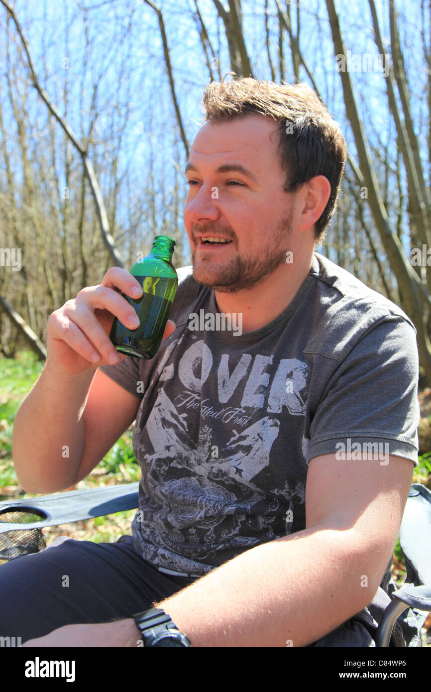 Man in early 30s drinking hi-res stock photography and images - Alamy