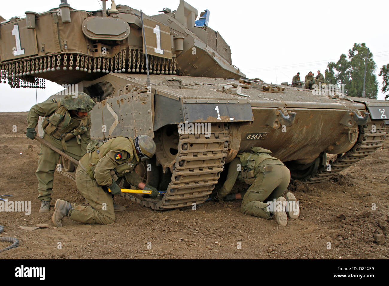 https://c8.alamy.com/comp/D84XE9/an-israel-defense-force-merkava-mark-iv-main-battle-tank-during-track-D84XE9.jpg