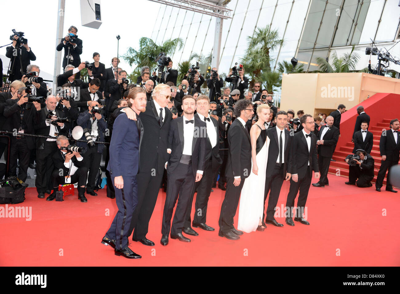 Cannes, France. 19th May 2013. (L-R) General Delegate of the Cannes Film Festival Thierry Fremaux, Actor John Goodman, Garrett Hedlund, director Joel Coen, actors Oscar Isaac, Carey Mulligan, Justin Timberlake, director Ethan Coen,John Goodman and musician and producer T Bone Burnett attend the Premiere of 'Inside Llewyn Davis' during the 66th Annual Cannes Film Festival at Palais des Festivals on May 19, 2013 in Cannes, France. (Credit Image: Credit:  Frederick Injimbert/ZUMAPRESS.com/Alamy Live News) Stock Photo