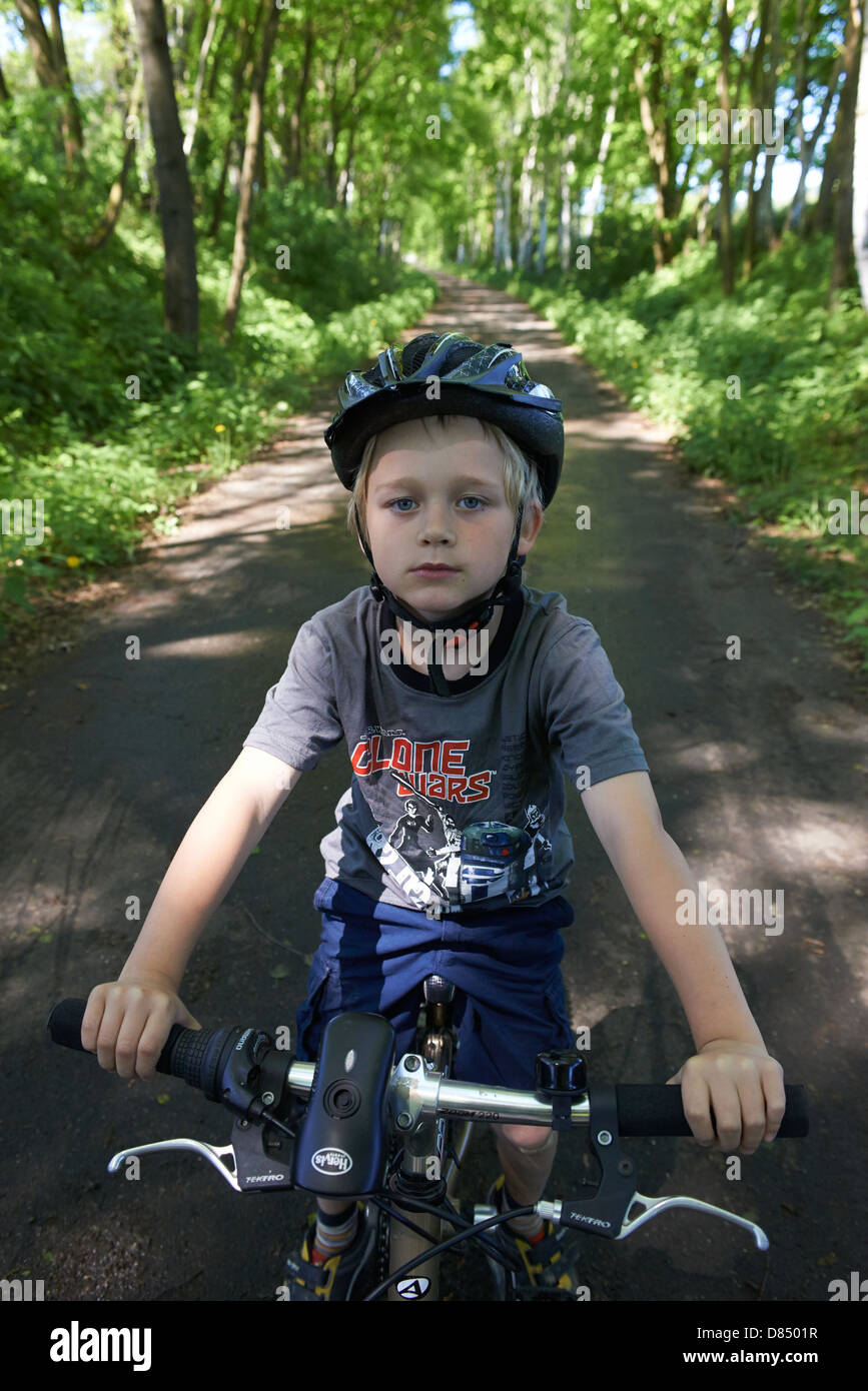 Helmet for 7 year old boy hotsell