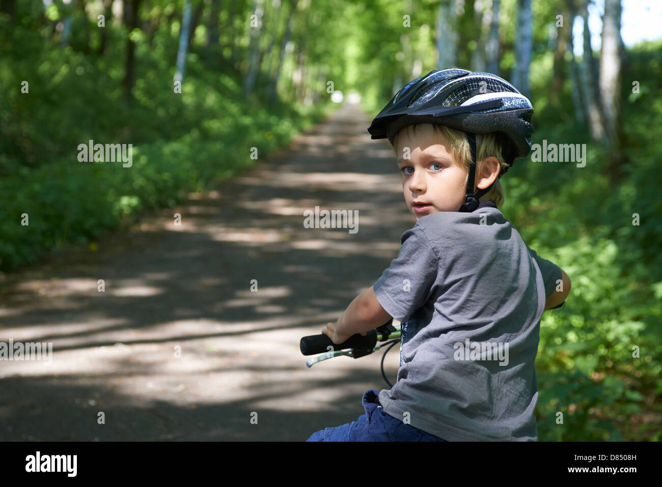 helmet for 7 year old boy