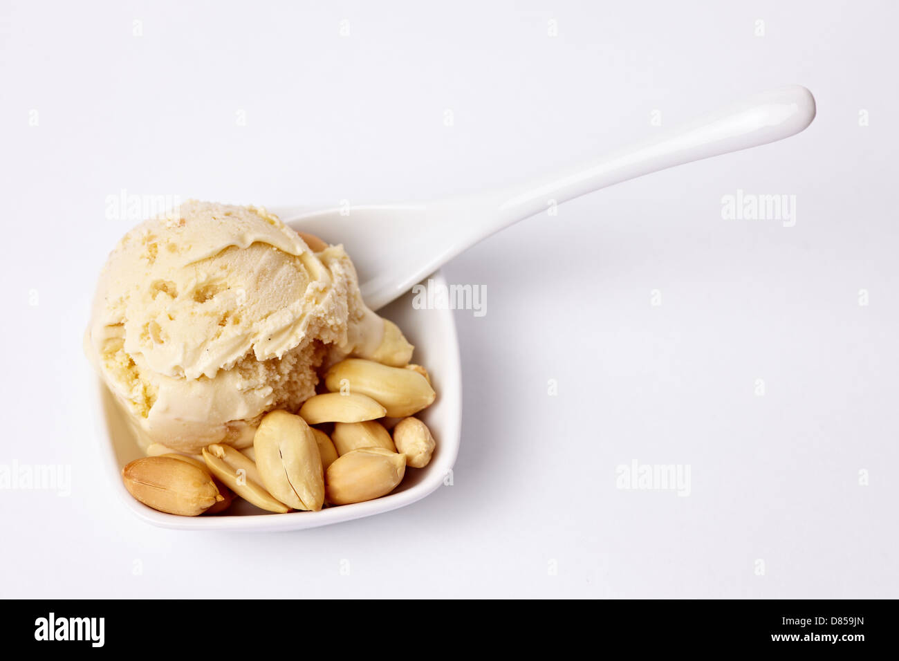 пломбир с арахисовой пастой.