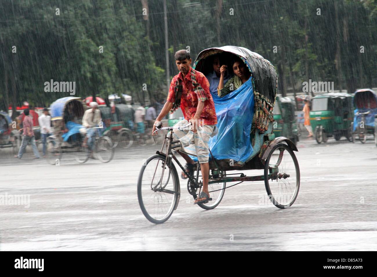 Oz amiga ega bolmagan mast ayollarni tomosha qiling