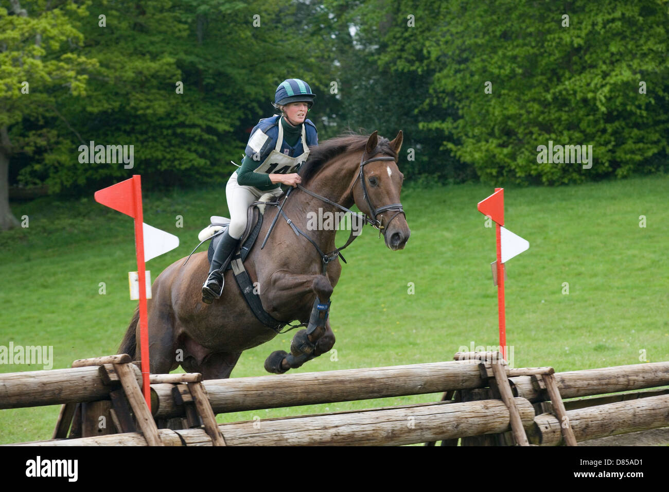 Equestrian jumping cross country hi-res stock photography and images ...