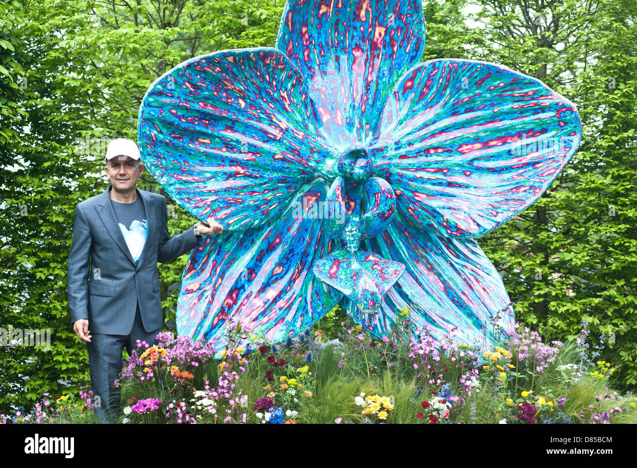 London, UK - 20 May 2013: Artist Marc Quinn  unveils his new sculpture that will be auctioned by Sotheby's as part of the RHS Centenary appeal to raise £1M to support the next generation of horticulturistsduring the RHS Chelsea Flower Show 2013 edition press day. Credit: Piero Cruciatti/Alamy Live News Stock Photo