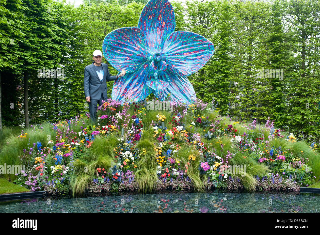 London, UK - 20 May 2013: Artist Marc Quinn  unveils his new sculpture that will be auctioned by Sotheby's as part of the RHS Centenary appeal to raise £1M to support the next generation of horticulturistsduring the RHS Chelsea Flower Show 2013 edition press day. Credit: Piero Cruciatti/Alamy Live News Stock Photo