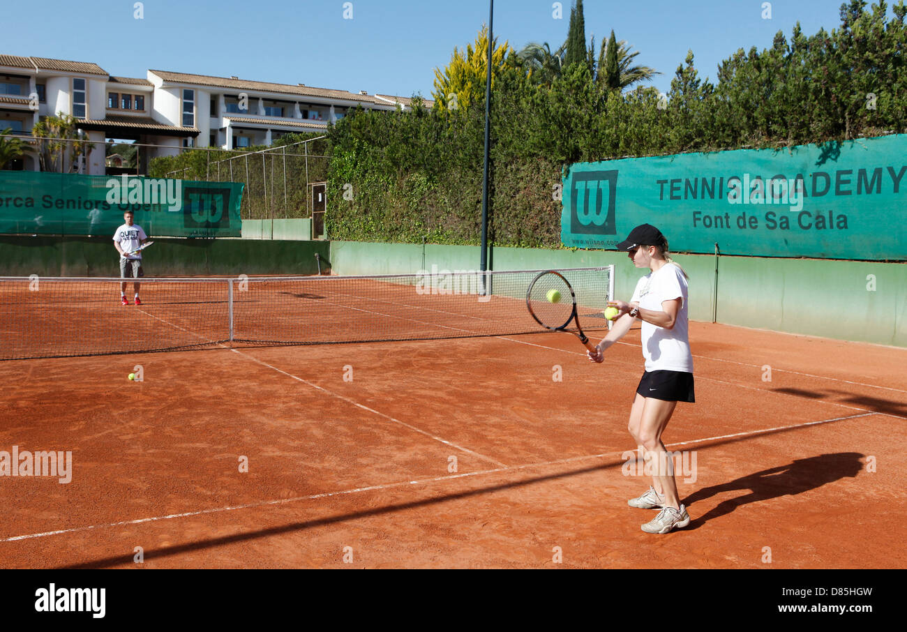 Playing tennis spain hi-res stock photography and images - Alamy