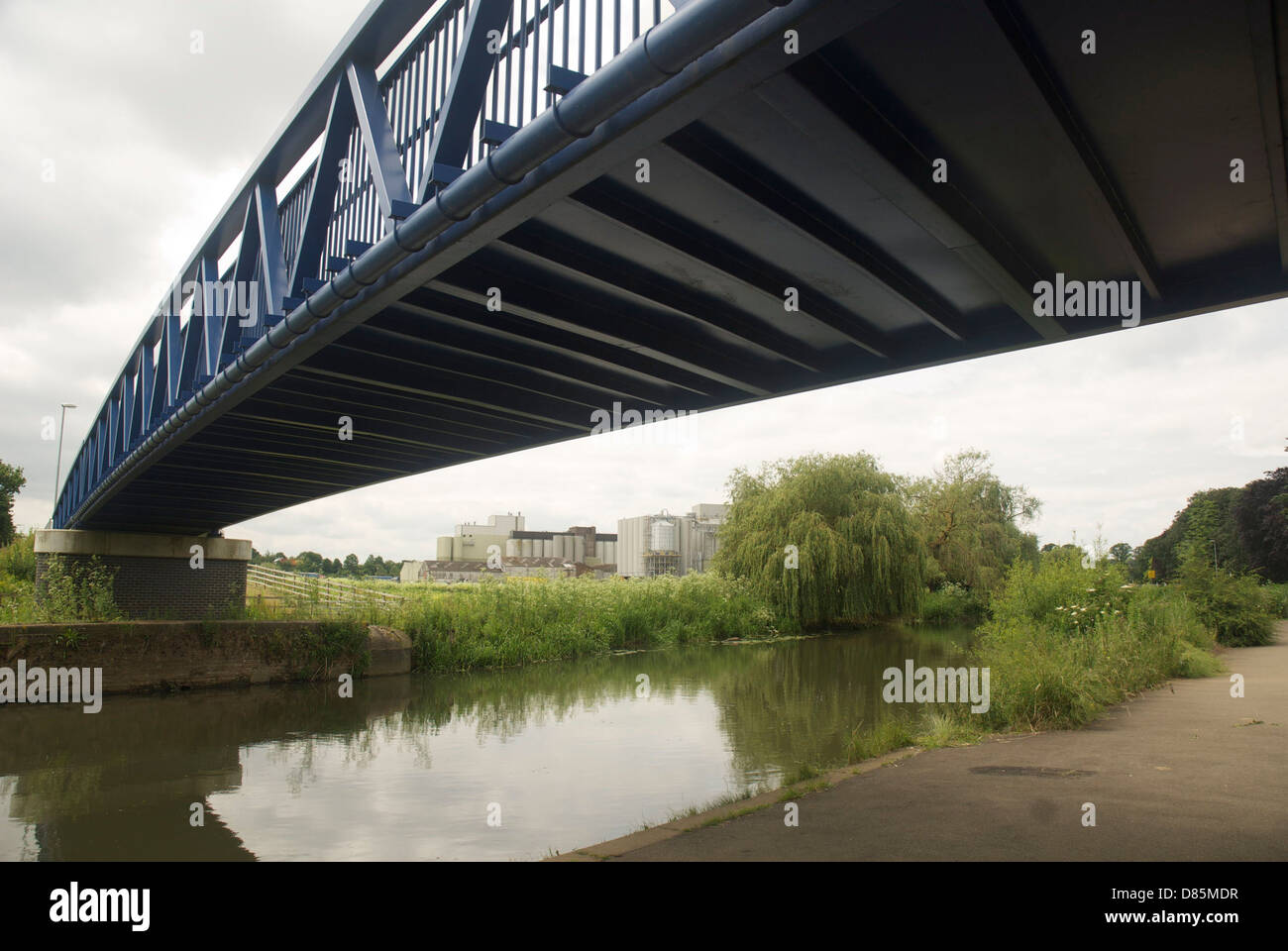 footbridge made of iron over river in northampton looking from underneath Stock Photo