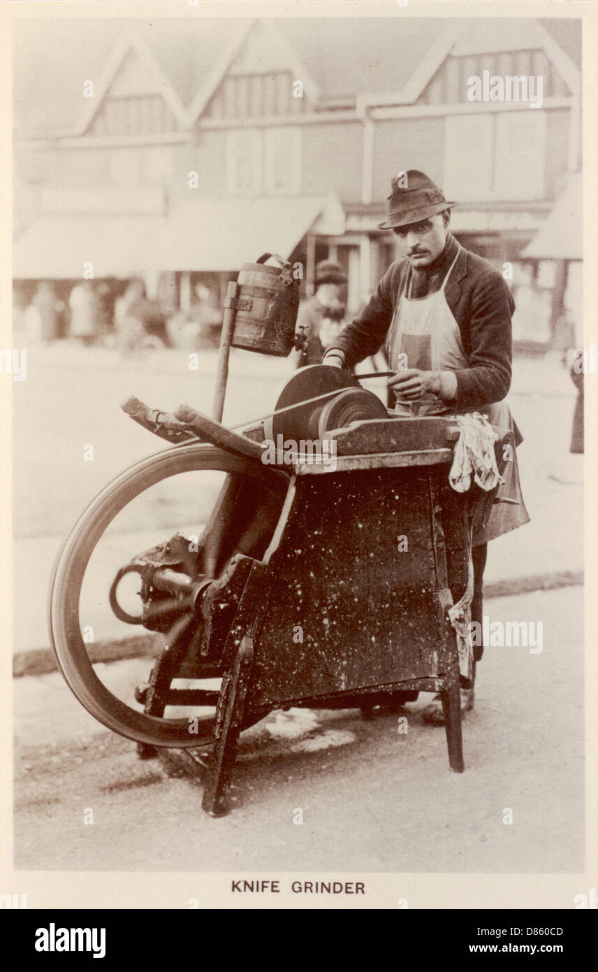 a-london-knife-grinder-on-the-street-D860CD.jpg
