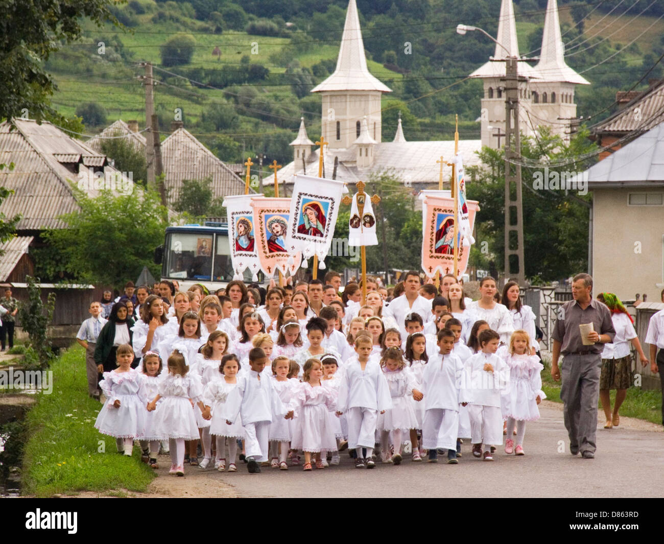 europe, romania, maramures, iza valley, bogdan voda village, religious precession on august 15th Stock Photo