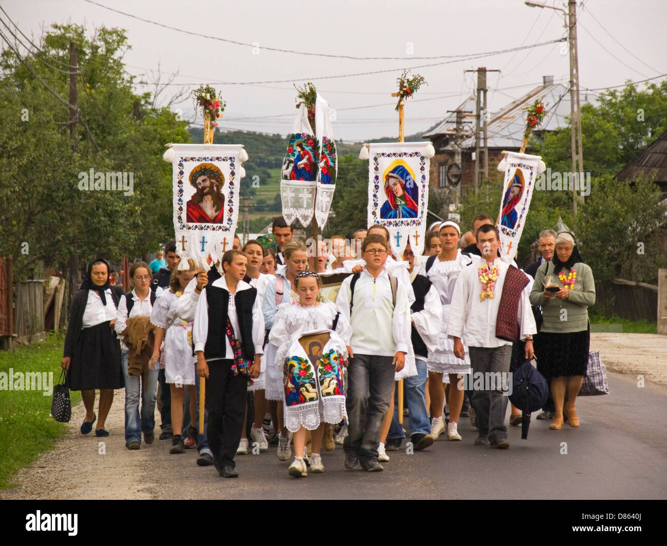 europe, romania, maramures, iza valley, rozavlea village, religious precession on august 15th Stock Photo