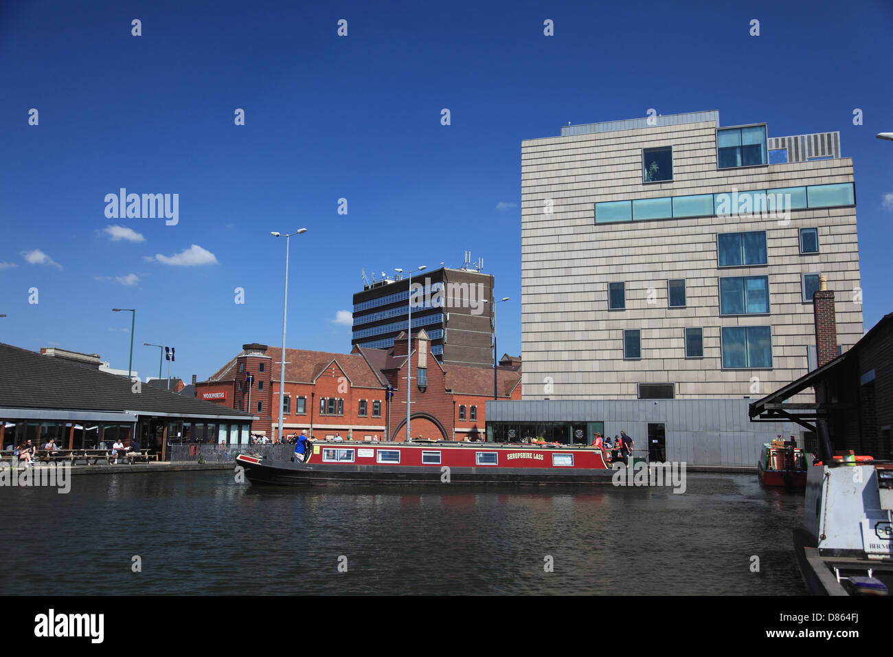 The basin of the Walsall Town arm of the Walsall canal with the New Art Gallery Walsall on the right Stock Photo