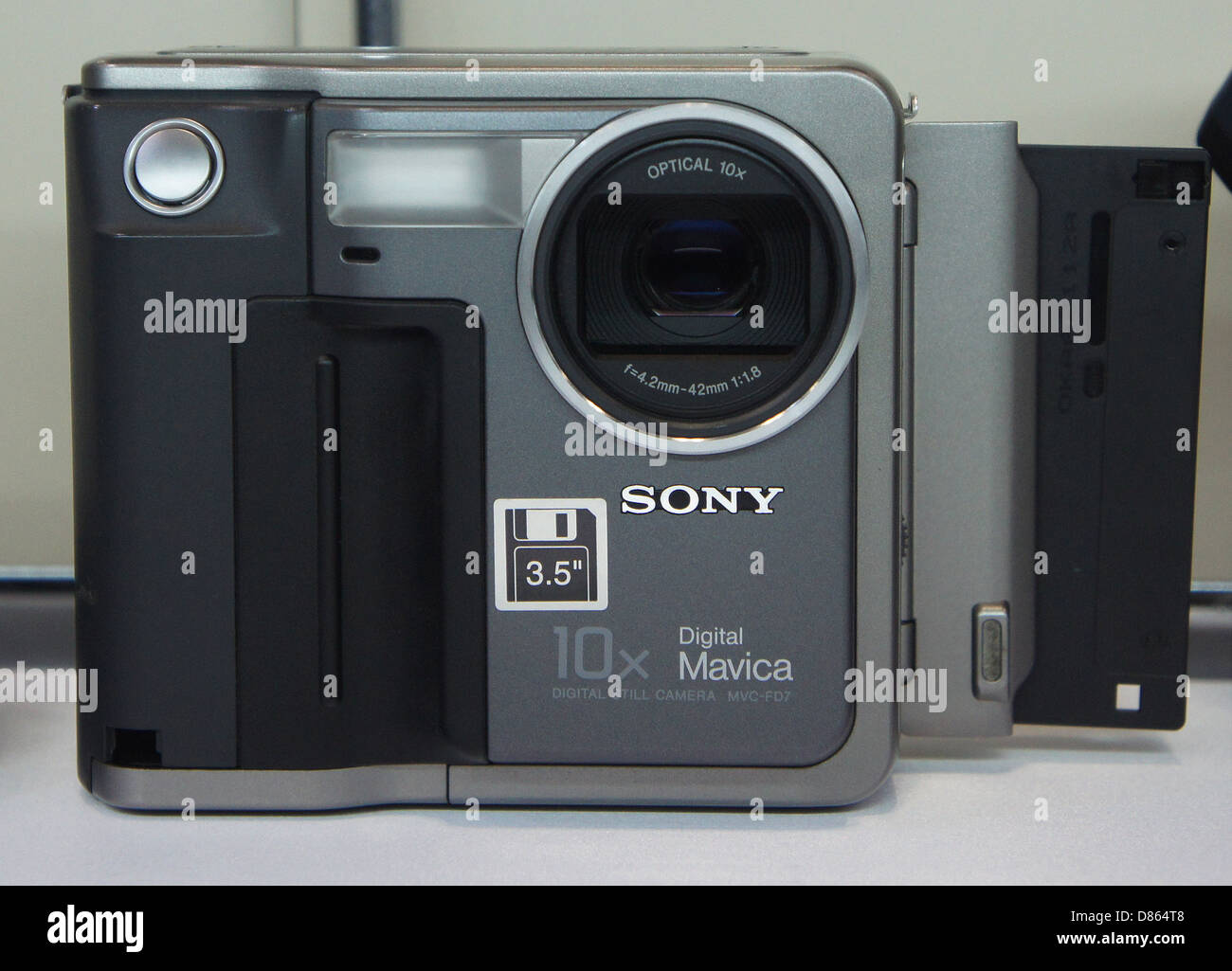 美品　SONY Mavica MVC-FD7 デジタルカメラ Sony Mavica MVC-FD7 Floppy Disk Digital camera - 10x Zoom