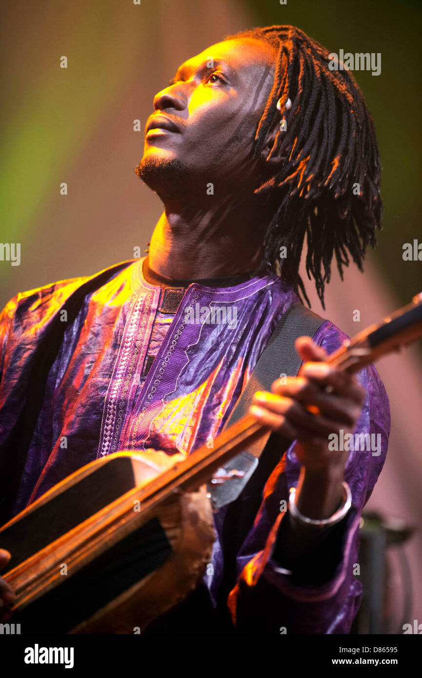 Bassekou Kouyate from Mali performs 'Jama Ko' with Ngoni ba at Moers Festival in Moers, Germany, 20 May 2013. Photo: Bernd Thissen Stock Photo