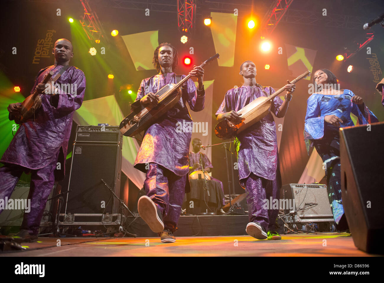 Bassekou Kouyate (2-L) from Mali performs 'Jama Ko' with Ngoni ba at Moers Festival in Moers, Germany, 20 May 2013. Photo: Bernd Thissen Stock Photo