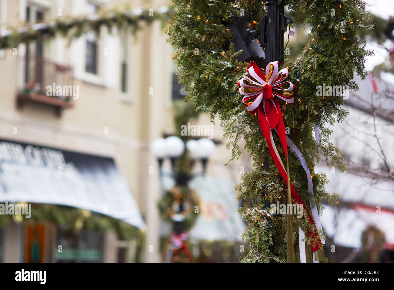 Christmas wreath with bow. Oak Park Illinois Stock Photo Alamy
