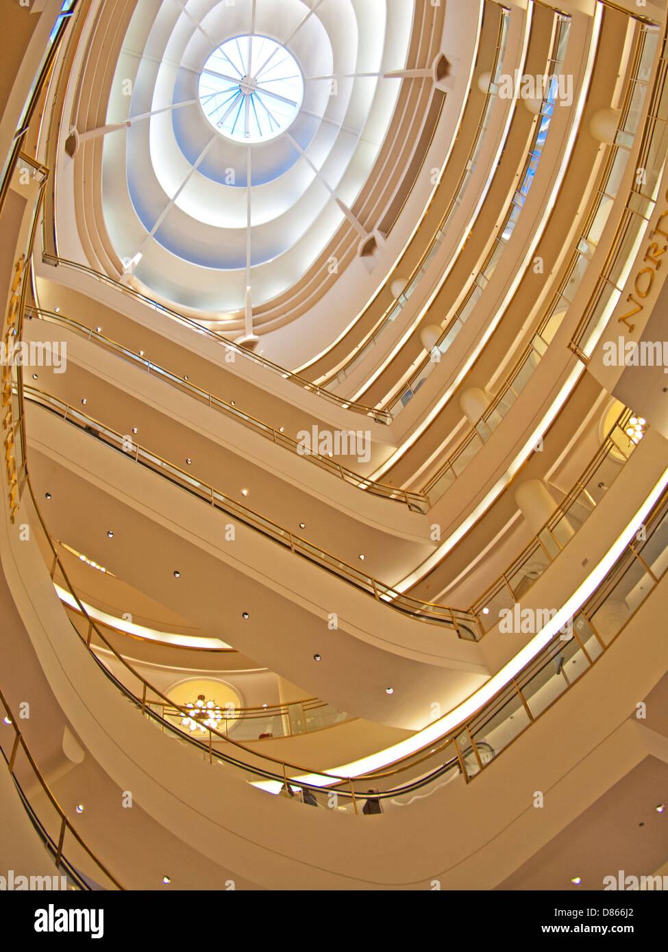 Westfield shopping centre san francisco hi-res stock photography and images  - Alamy