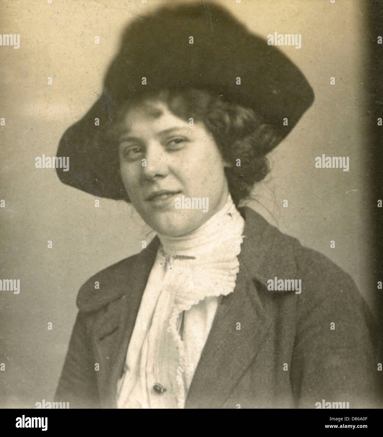 Woman 1910s hi-res stock photography and images - Alamy