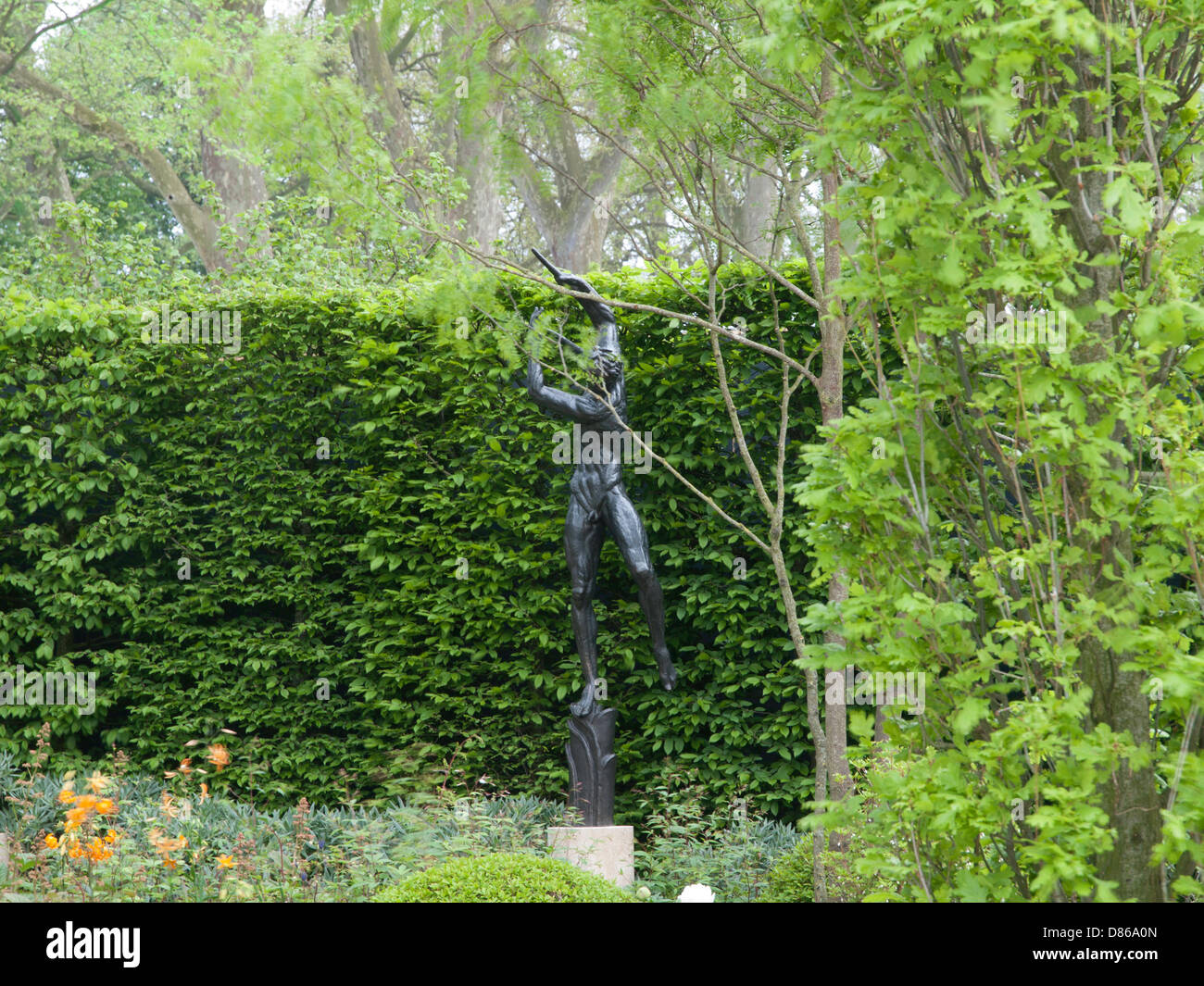 Monday 20th  May 2013. The Laurant-Perrier Garden. London, UK. Credit: Ian Thwaites/Alamy Live News Stock Photo