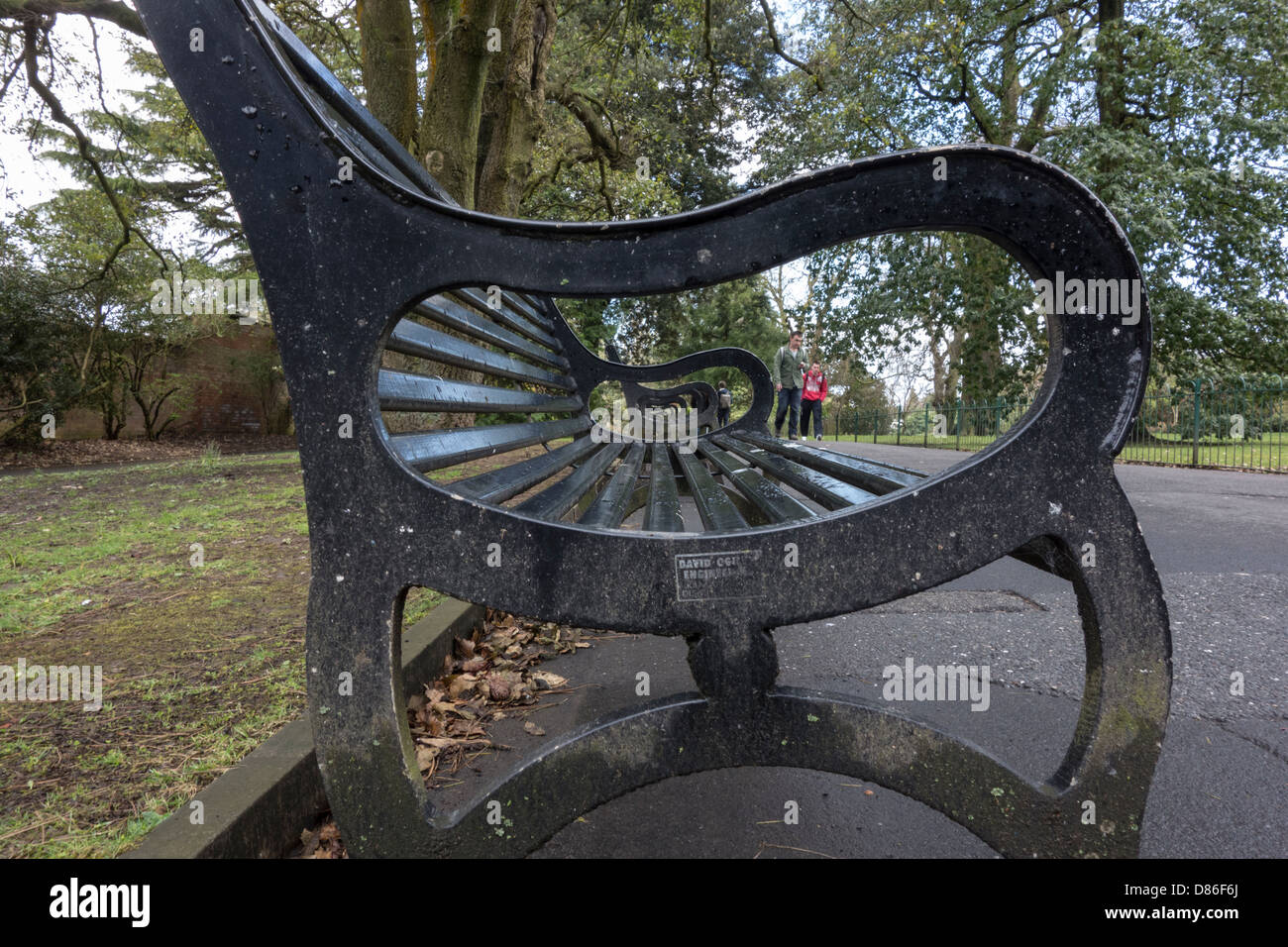 Seats, Botanic Gardens, Belfast, Northern Ireland Stock Photo Alamy