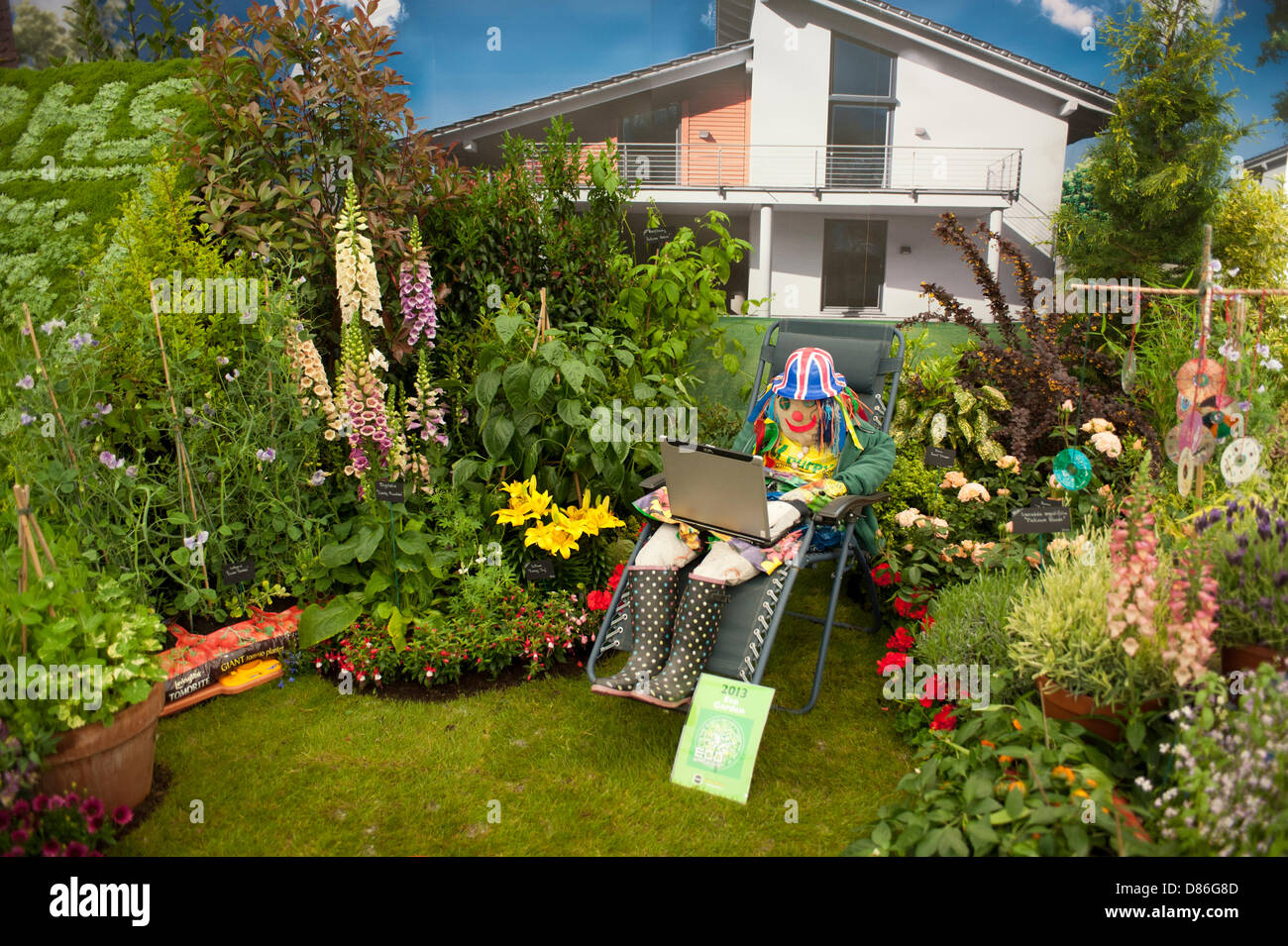London, UK. 20th May, 2013. Miracle Gro’wers 2013 themed stand at the RHS Chelsea Flower Show. Credit: Malcolm Park/Alamy Live News Stock Photo
