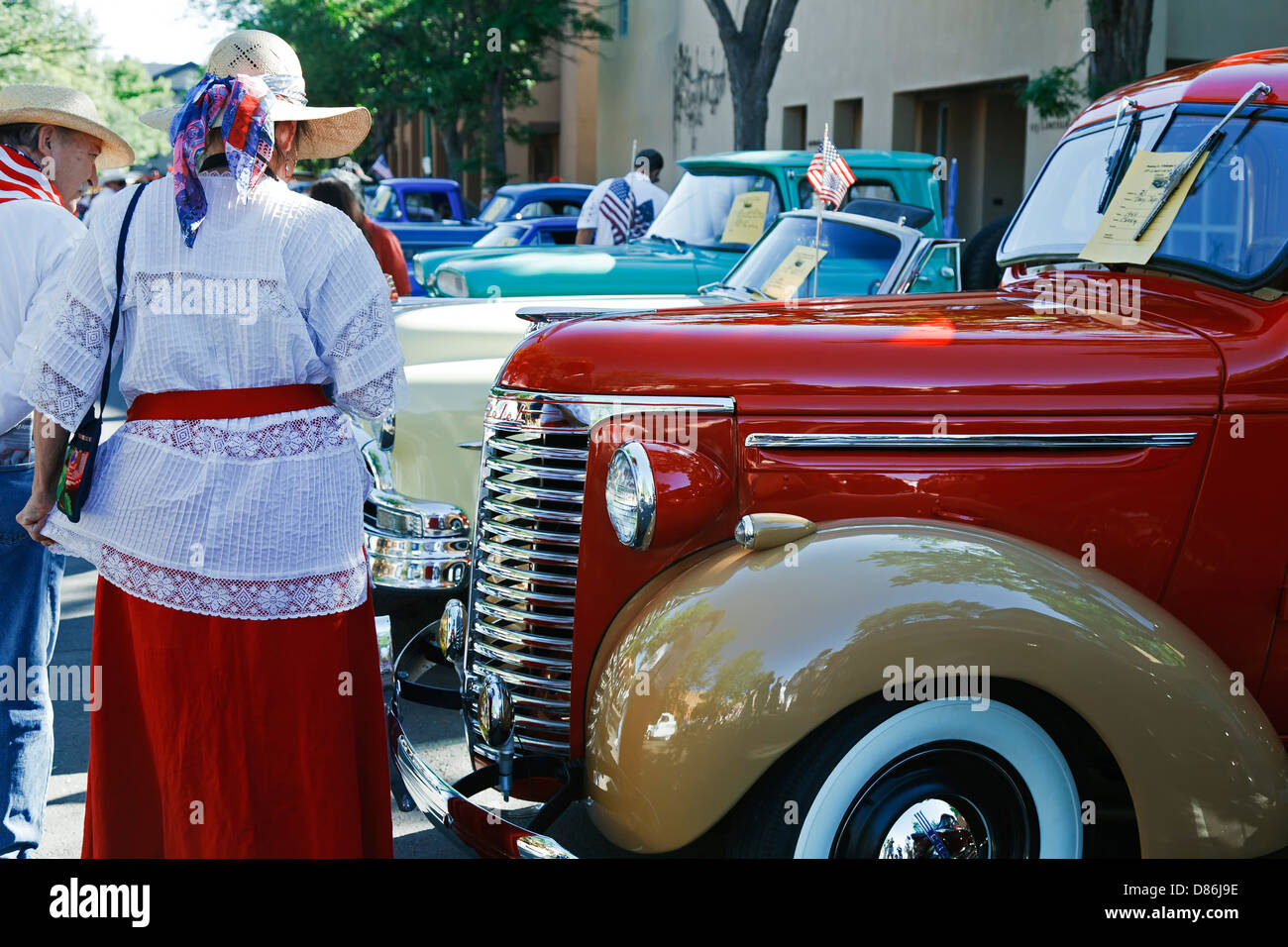 Antique cars and spectators, Pancakes on the Plaza 4th of July Celebration, Santa Fe, New Mexico USA Stock Photo