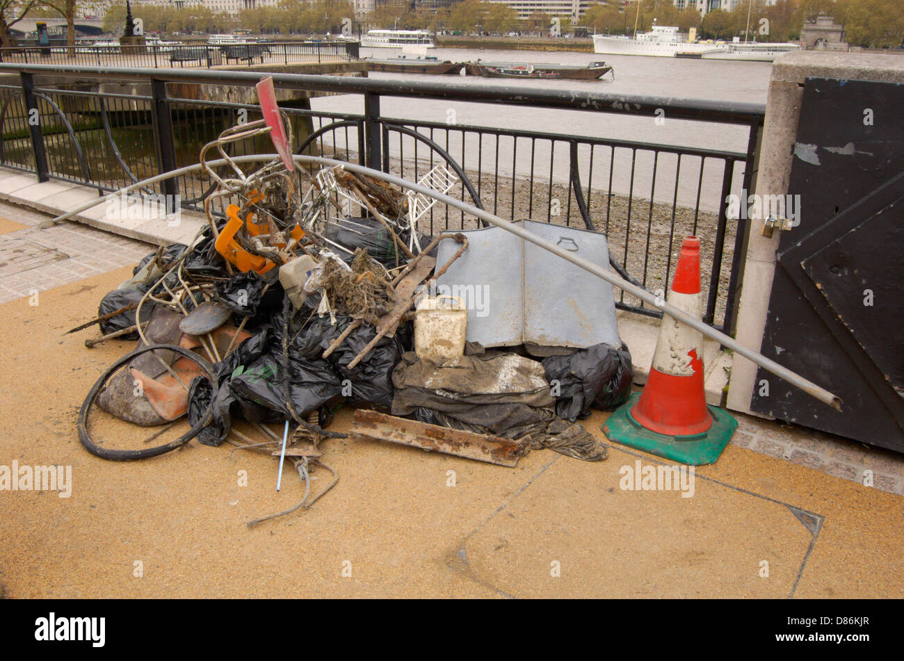 Debris at Gabriel's Wharf in London, England Stock Photo Alamy