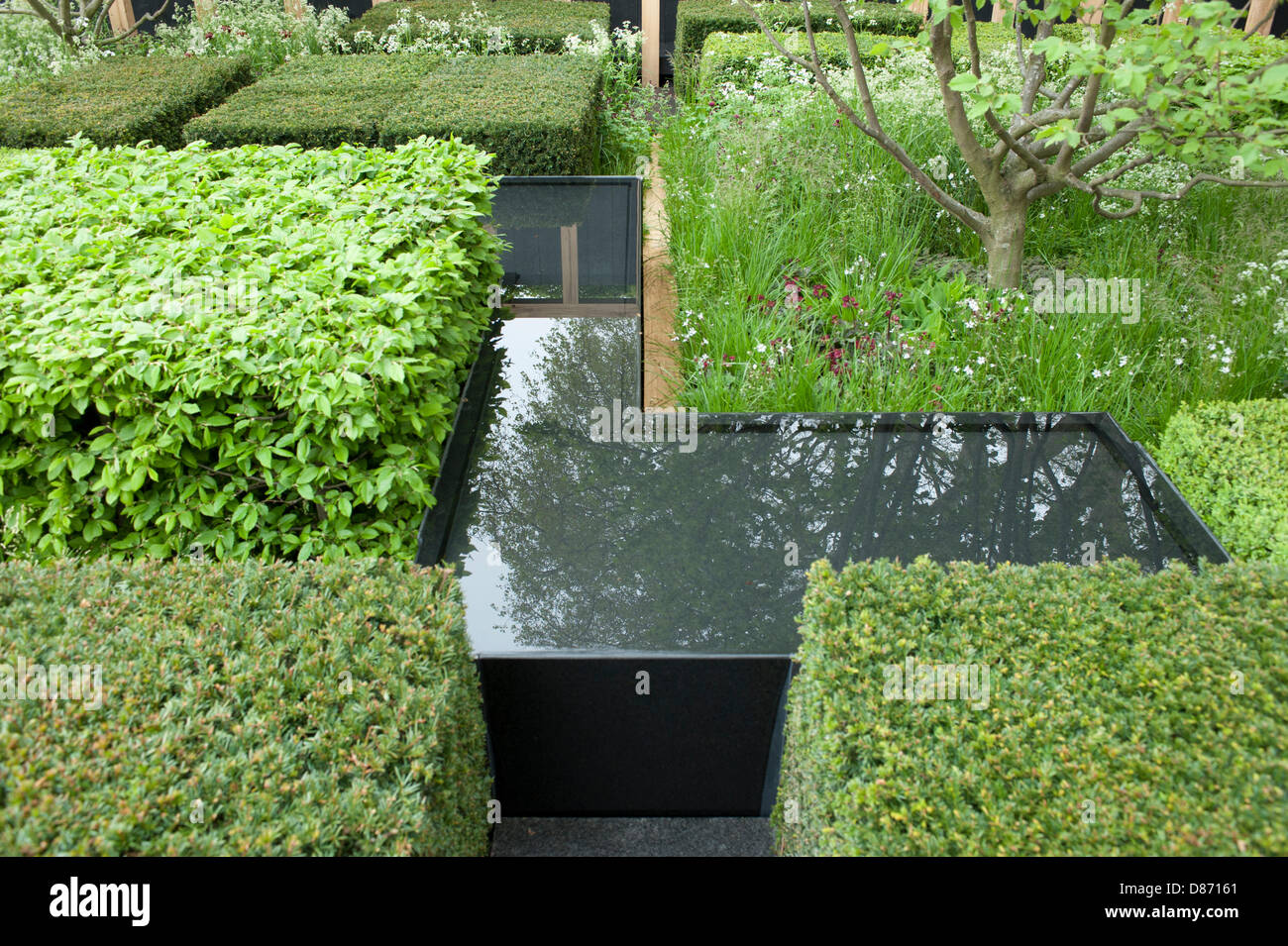 London, UK. 20th May 2013. The Daily Telegraph Garden designed by Christopher Bradley-Hole at the RHS Chelsea Flower Show, awarded a Gold Medal. Credit:  Malcolm Park / Alamy Live News Stock Photo