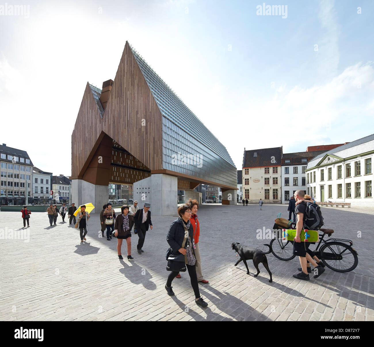 Ghent Market Hall, Ghent, Belgium. Architect: Robbrecht & Daem + Marie-Jose Van Hee, 2013. Elevation of Market Hall, urban squar Stock Photo