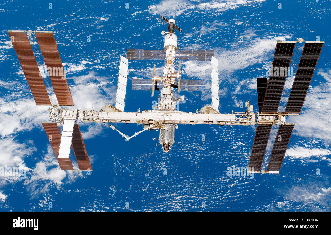 ISS after STS-118 in August 2007.jpg Stock Photo