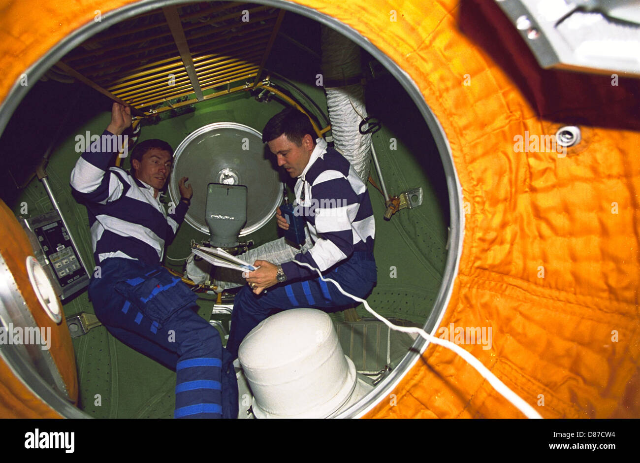 Research Module Iss Spaceflight achievement reference hi-res stock photography and images ...