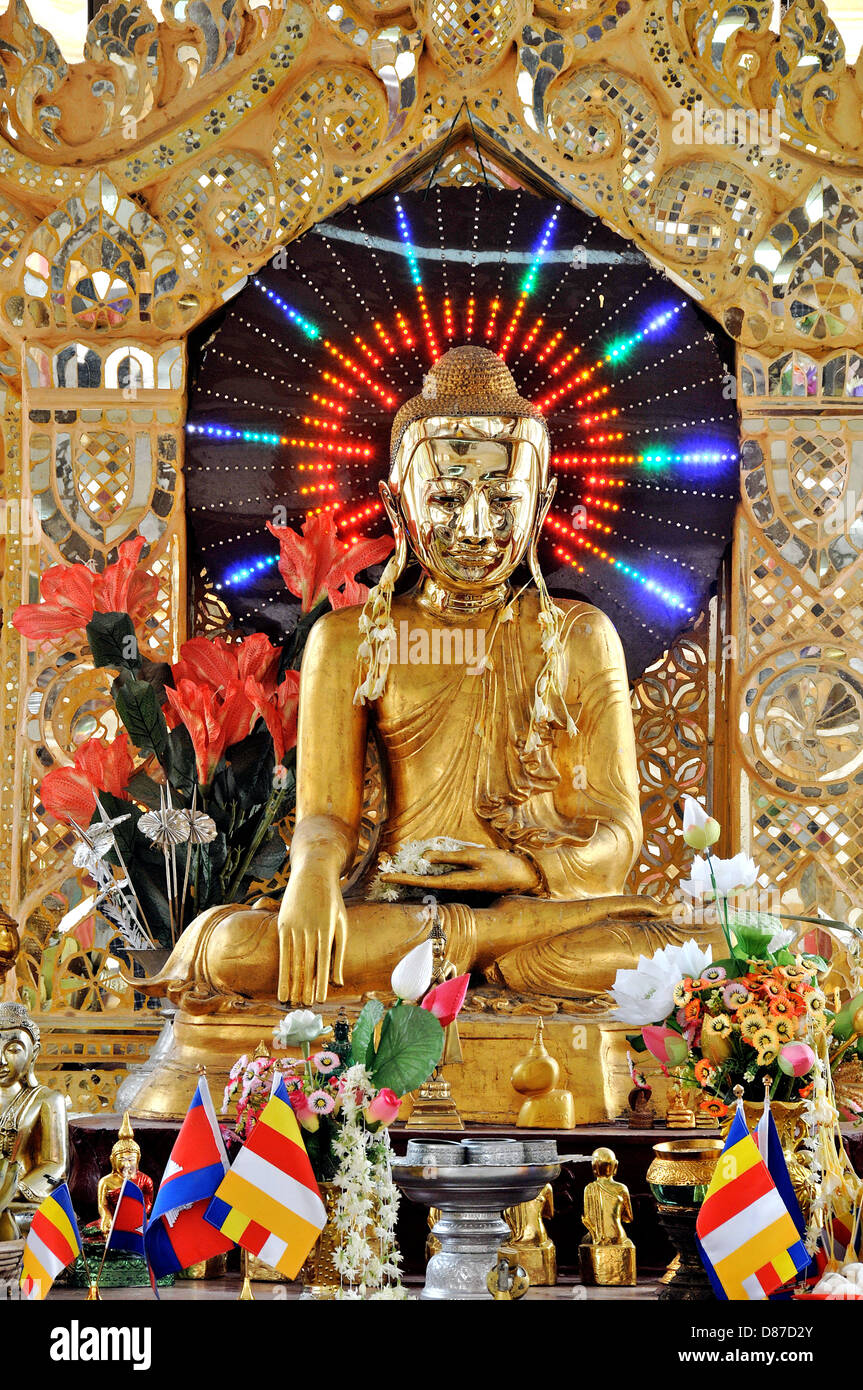 buddha statue She Zigon Paya temple Bagan Myanmar Stock Photo