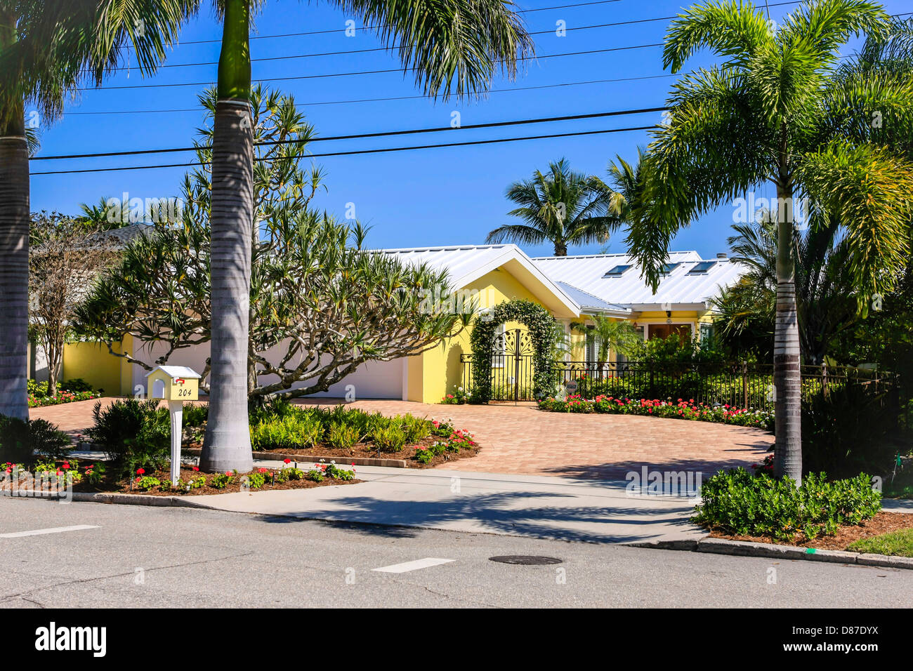 Real estate on St. Armands Circle Island in Florida Stock Photo Alamy