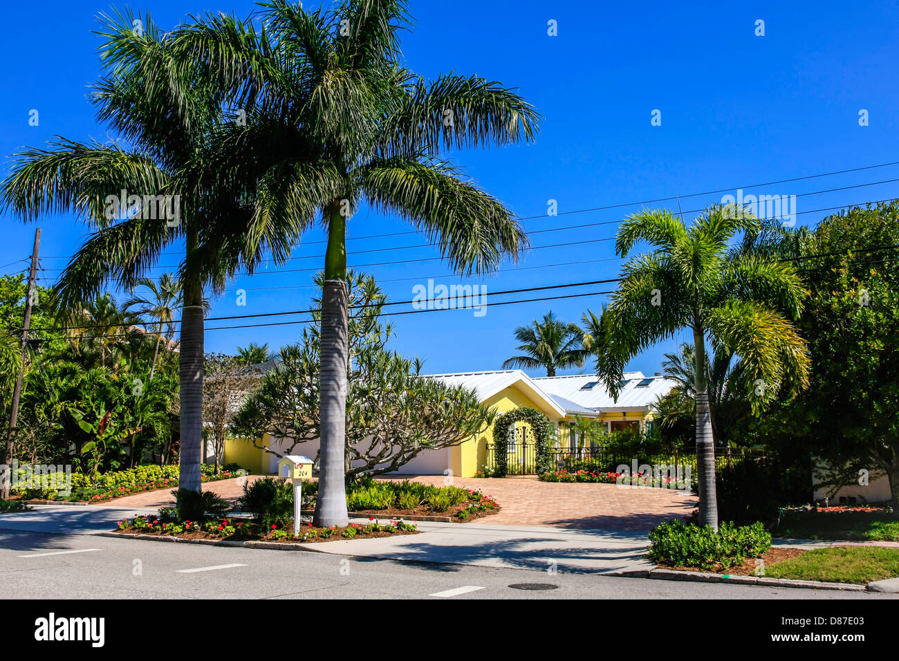 Real estate on St. Armands Circle Island in Florida Stock Photo Alamy