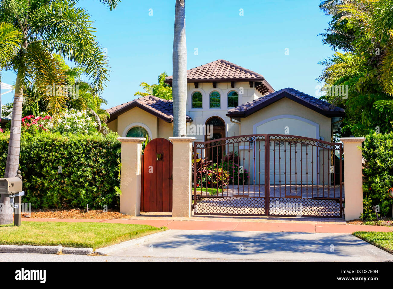 Real estate on St. Armands Circle Island in Florida Stock Photo Alamy