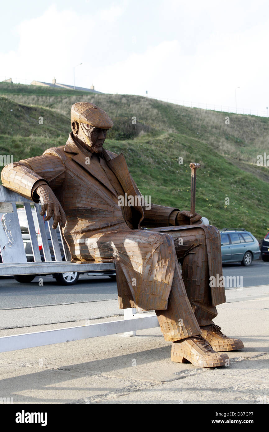 THE OLD SOLDIER STATUE SCARBOROUGH NORTH YORKSHIRE ENGLAND 17 November 2011 Stock Photo