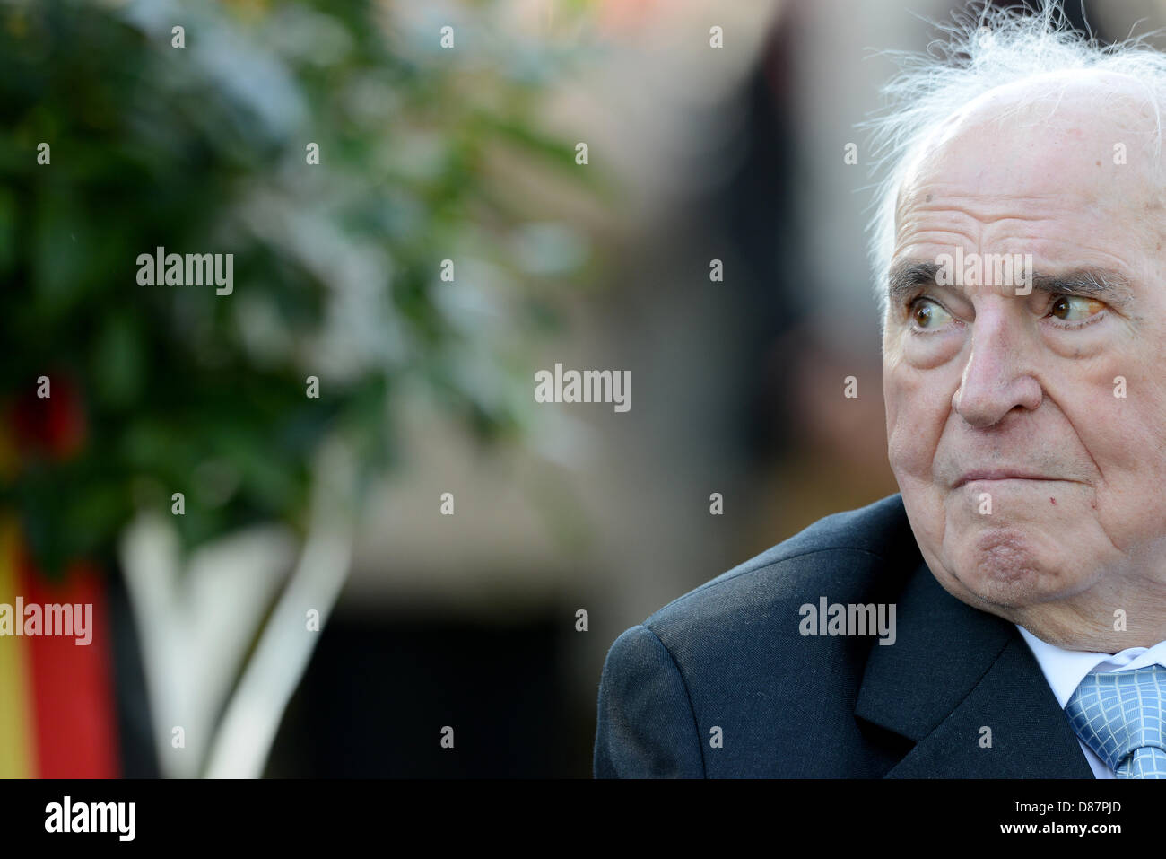 Former German Chancellor Helmut Kohl takes part in the ceremonial Former German Chancellor Helmut Kohl takes part in the ceremonial