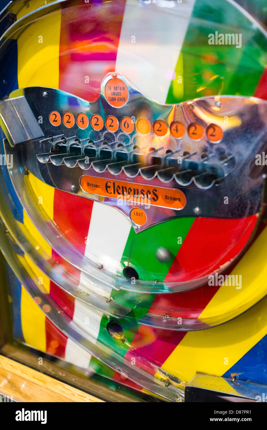 Oldfashioned, vintage amusement arcade game, UK Stock Photo Alamy