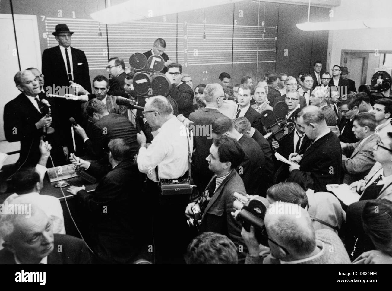 Henry Wade 1963 press conference NYWTS Stock Photo - Alamy