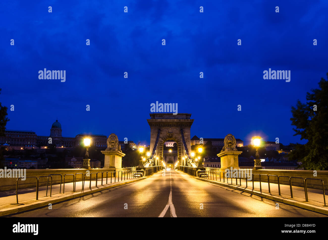 Night view of the famous Chain Bridge in Budapest, Hungary Stock Photo