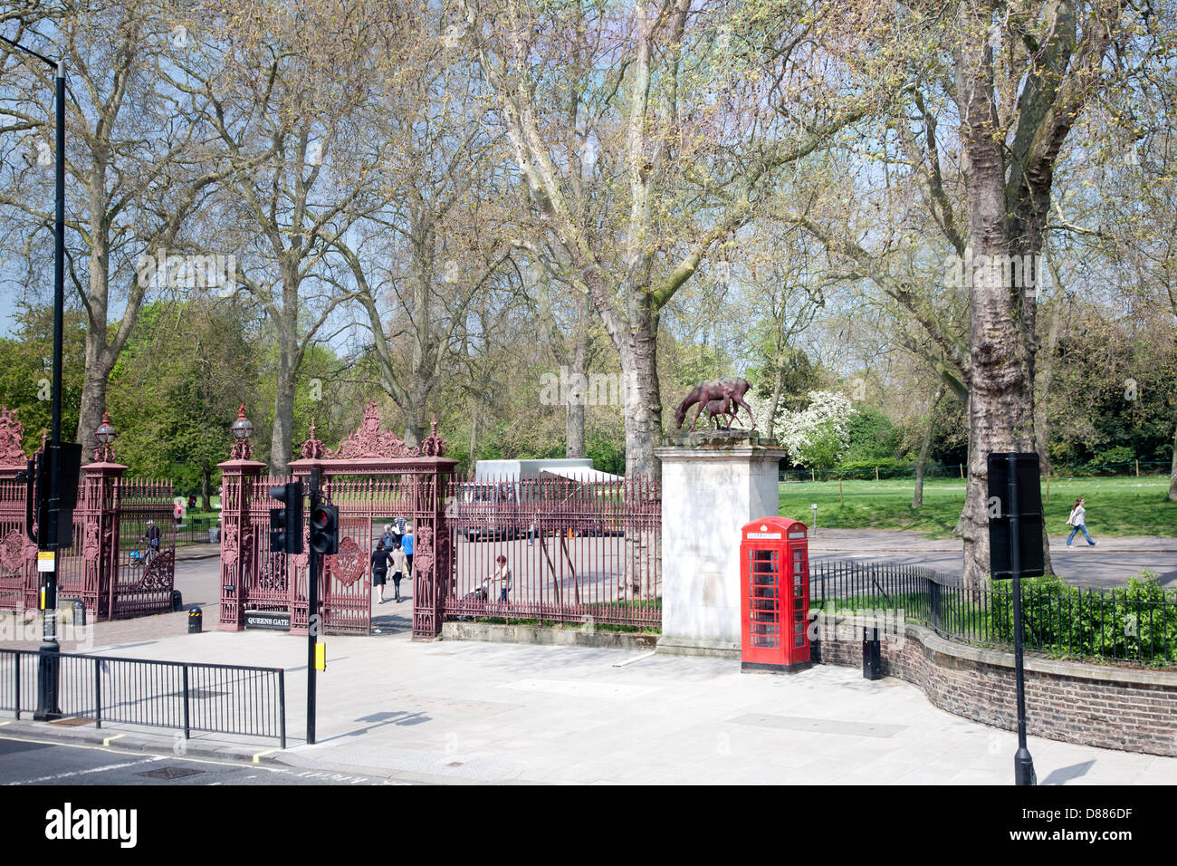 Entrance gates at Hyde Park, London, United Kingdom, GB Stock Photo Alamy