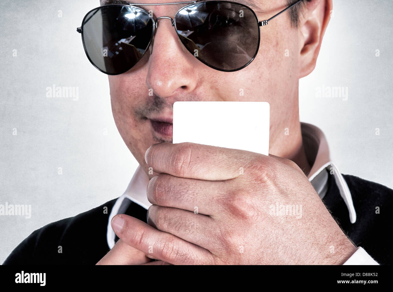 Man holding blank white card Stock Photo - Alamy