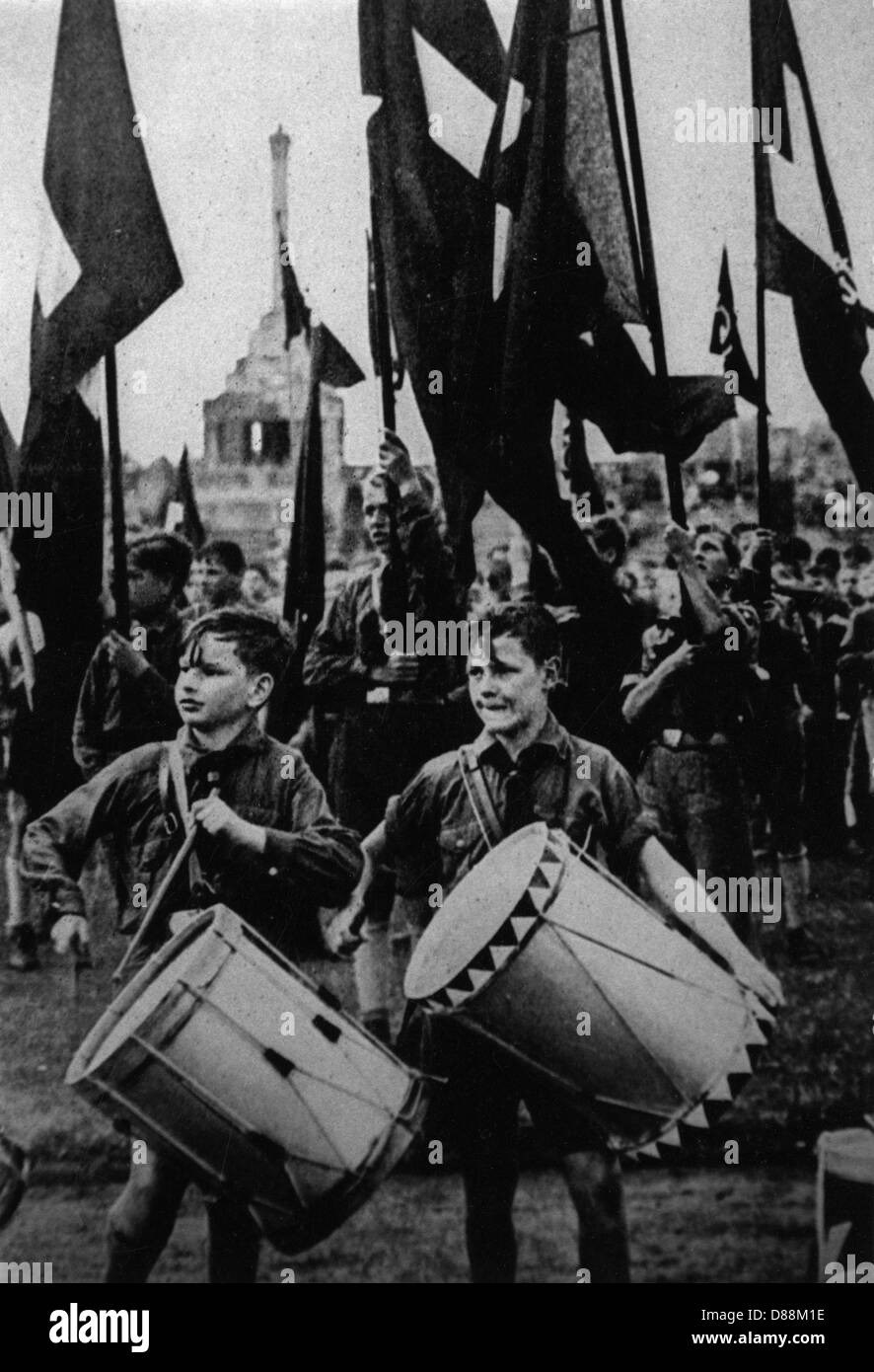 Hitler Youth With Drums Stock Photo Alamy